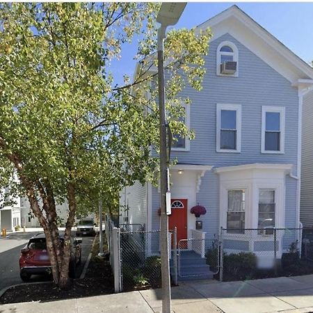 Your Home Away From Home - Jamaica Plain, Бостън Екстериор снимка
